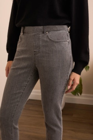 Audrey Grey Straight-Leg Jeans