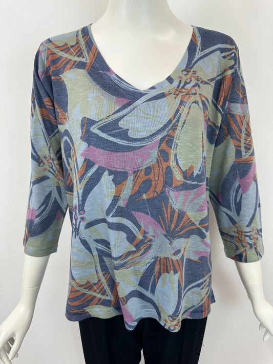 Graphic Flower Vneck Top