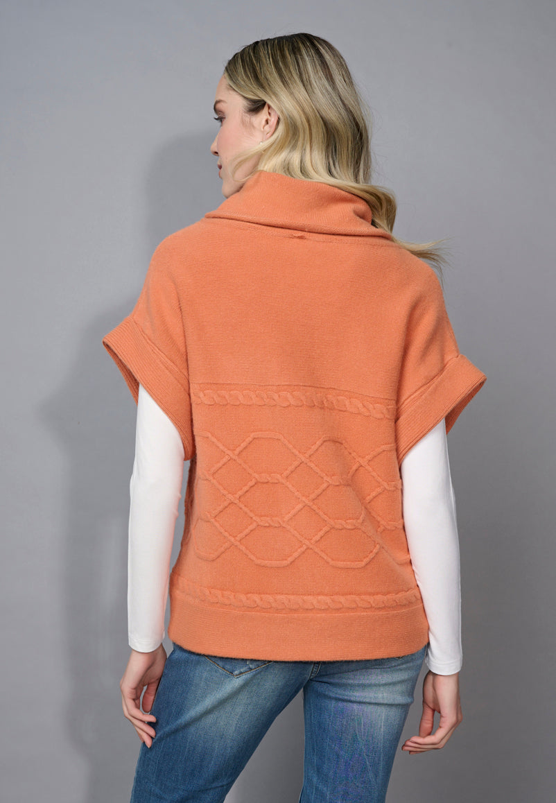 CABLE PATTERN TOP W/ PLEATHER TOGGLE