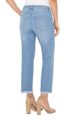 Liv Relaxed Skinny With Frayed Hem