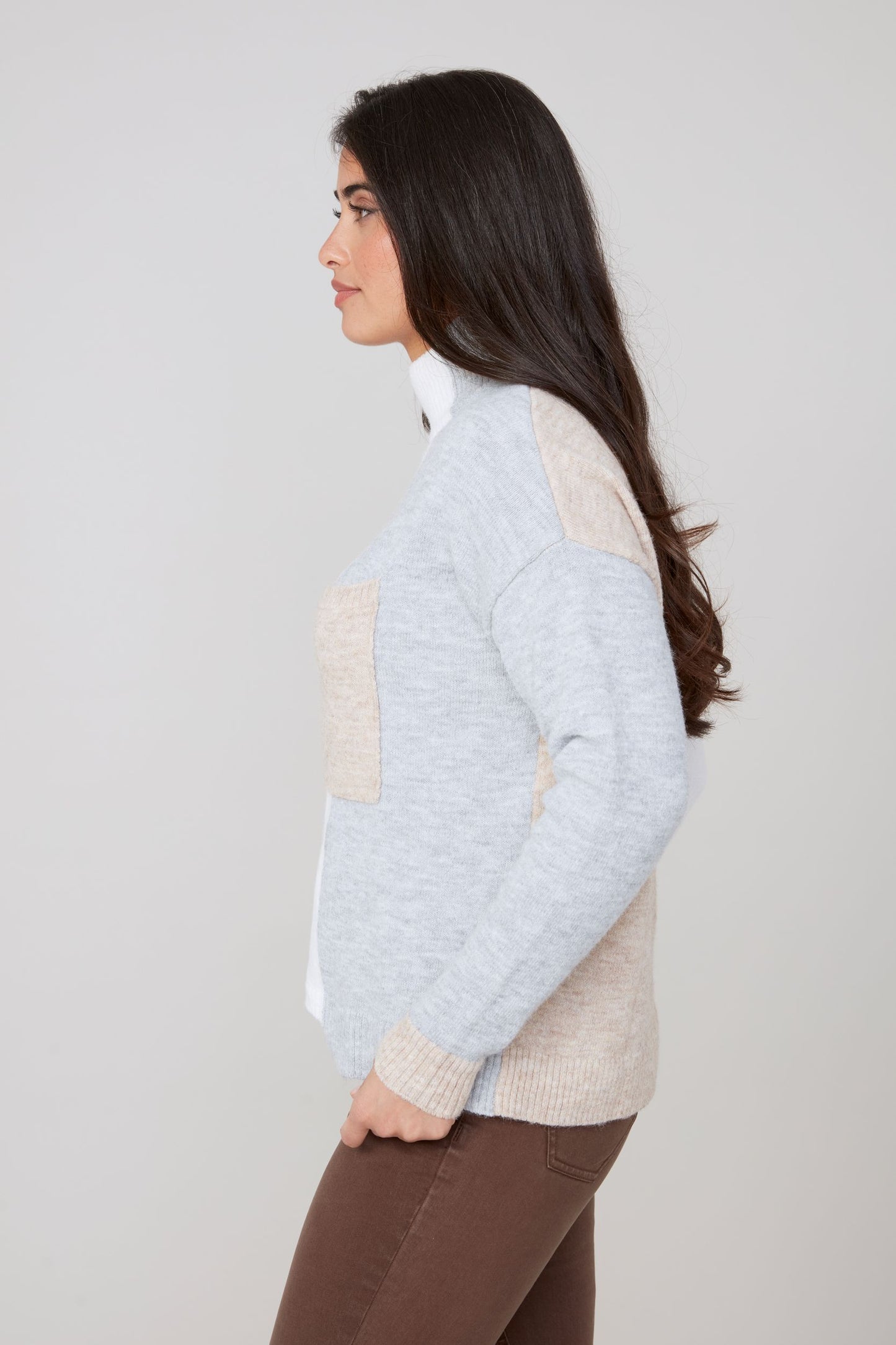 Colorblock Pocket Turtleneck Sweater Cream Combo