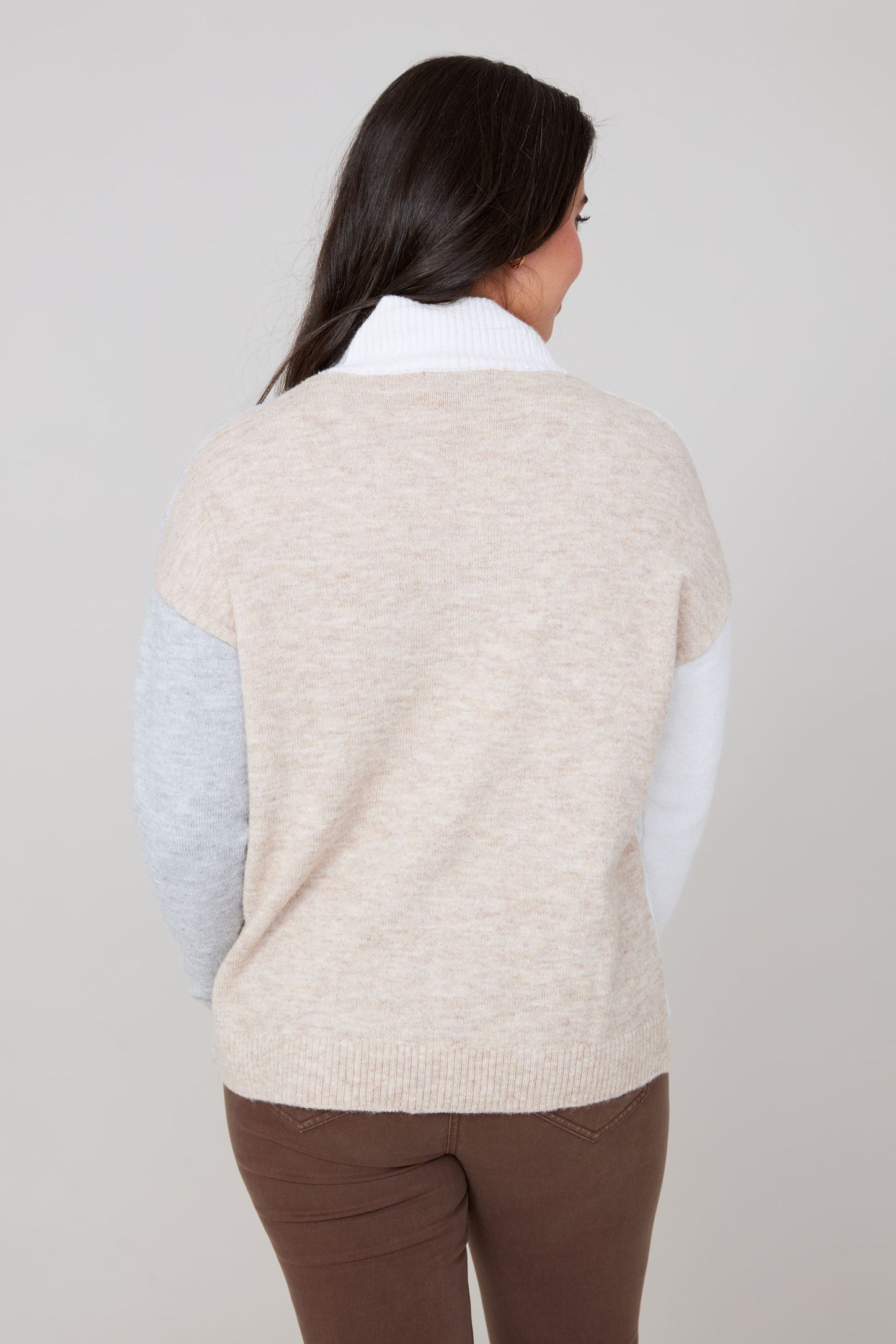 Colorblock Pocket Turtleneck Sweater Cream Combo