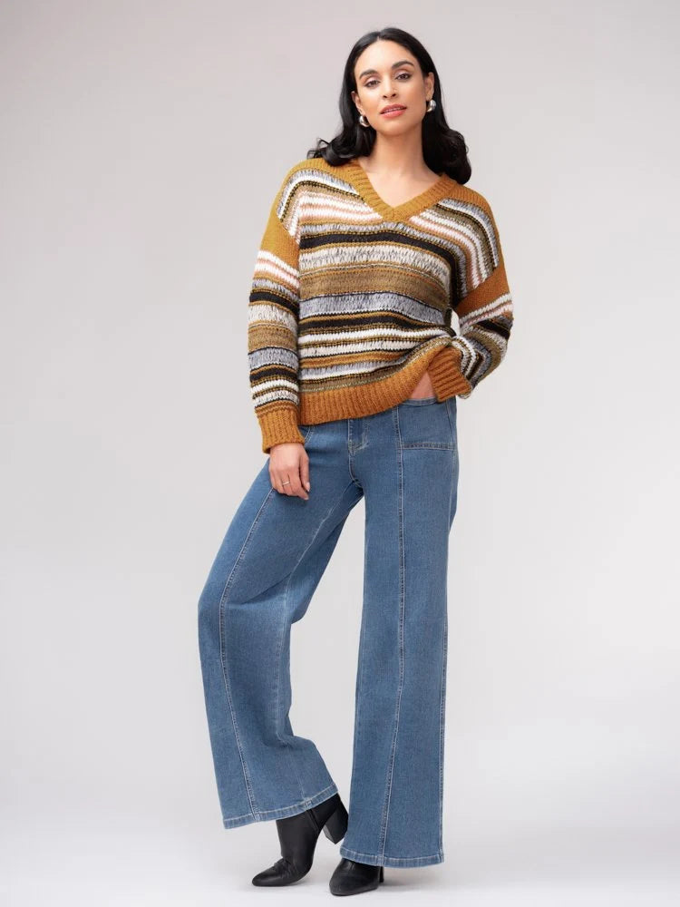 Seam Statement Wide-Leg Jeans