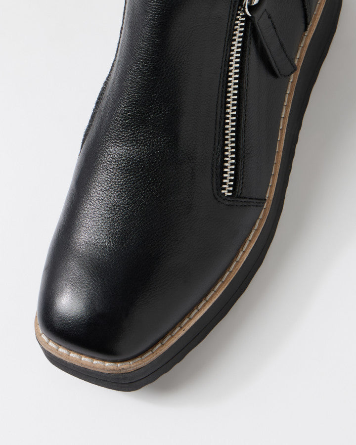 Dosta Black