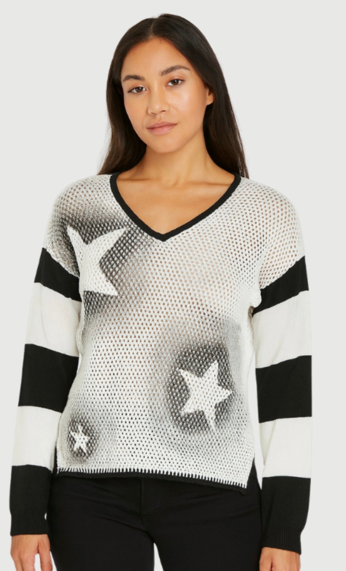 Star Crochet V-Neck White/Black