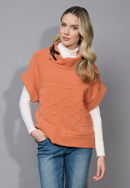 CABLE PATTERN TOP W/ PLEATHER TOGGLE