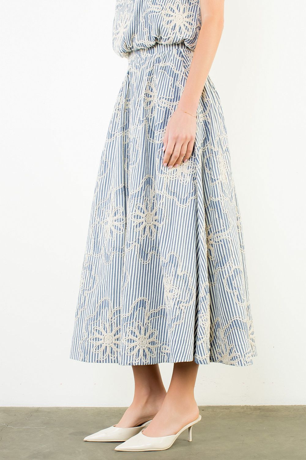 Floral Textured Embroidered Midi Skirt